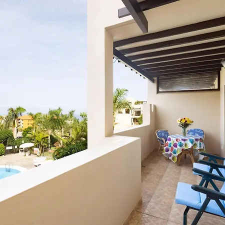 Fewo-mar-y-teide-romantico-grosszuegig-mit-2-terrassen-pool-parkplatz-sicht-auf-meer-und-teide
