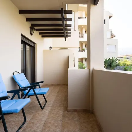 Fewo-mar-y-teide-romantico-grosszuegig-mit-2-terrassen-pool-parkplatz-sicht-auf-meer-und-teide