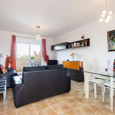 Fewo-mar-y-teide-romantico-grosszuegig-mit-2-terrassen-pool-parkplatz-sicht-auf-meer-und-teide *