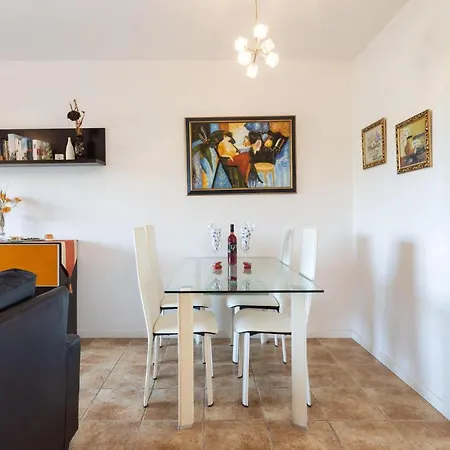 Apartment Fewo-mar-y-teide-romantico-grosszuegig-mit-2-terrassen-pool-parkplatz-sicht-auf-meer-und-teide *