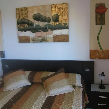 Fewo-mar-y-teide-romantico-grosszuegig-mit-2-terrassen-pool-parkplatz-sicht-auf-meer-und-teide *